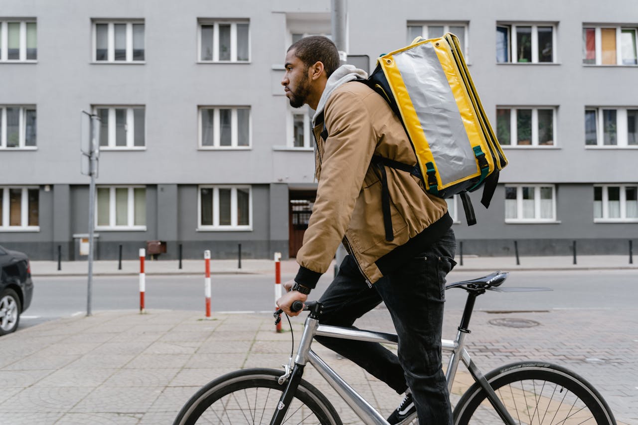 Rower jako środek transportu – zalety dla dostawców Uber Eats